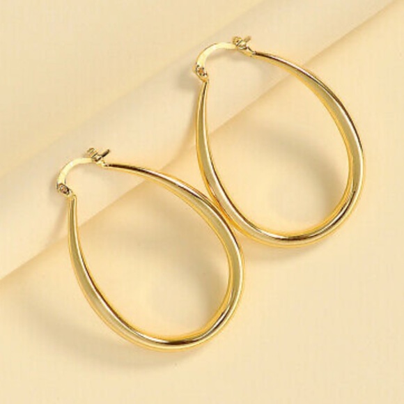 NEW 18k gold plated Earrings - Picture 3 of 5